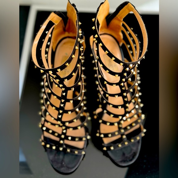 VALENTINO LOVESTUDS CAGED 105MM SANDAL IN BLACK - Picture 3 of 5